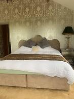 Meagill Farmhouse, hot Tub, bbq hut