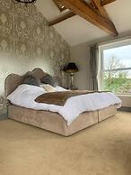 Meagill Farmhouse, hot Tub, bbq hut