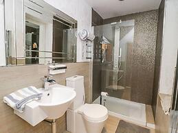 Meagill Farmhouse, hot Tub, bbq hut