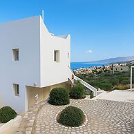 2 Bed Apartment - Sleeps 8 - Pool, Patio, Views