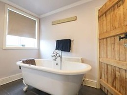 Derby Dream House - Cozy Retreat for Your Getaway