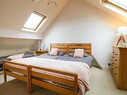 Derby Dream House - Cozy Retreat for Your Getaway