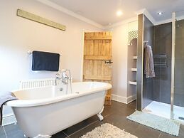 Derby Dream House - Cozy Retreat for Your Getaway