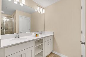 Modern and Spacious 2BD Condo, With Pound View, Close to Disney #3171s