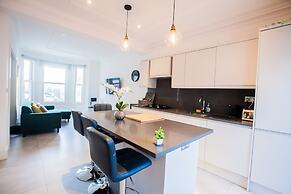 Surbiton Luxury Garden House 19