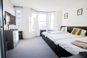Surbiton Luxury Garden House 19