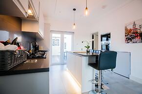 Surbiton Luxury Garden House 19