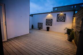 Surbiton Luxury Garden House 19