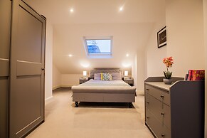 Surbiton Luxury Garden House 19