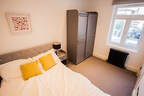 Surbiton Luxury Garden House 19