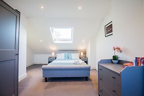 Surbiton Luxury Garden House 19