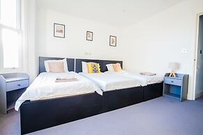Surbiton Luxury Garden House 19