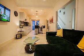 Surbiton Luxury Garden House 19