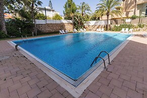 Herzliya Seaside Charming Home by Sea N' Rent