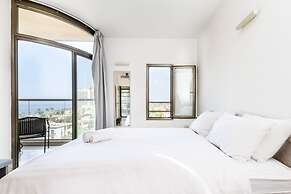 Herzliya Seaside Charming Home by Sea N' Rent