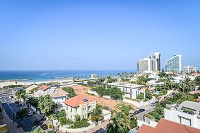 Herzliya Seaside Charming Home by Sea N' Rent