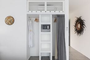 Zebra Villa by Nagisa Bali