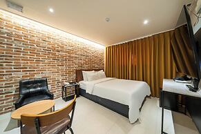 M&Lucky Hotel