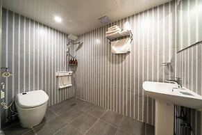 M&Lucky Hotel