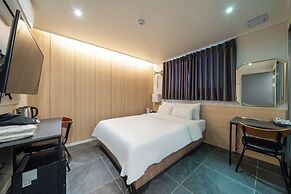 M&Lucky Hotel