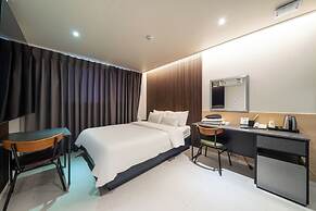 M&Lucky Hotel