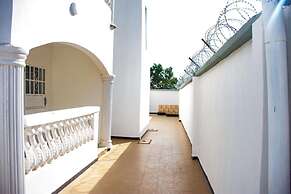 White House Luxury Mansion With a Difference