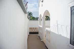 White House Luxury Mansion With a Difference