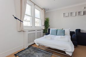 Newly Refurbished 4 Bedroom House in East London