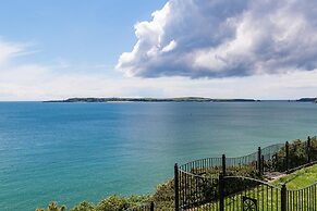 Top Sail - Beautiful Apartment Minutes Walk to Beach and Town Centre