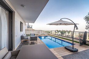 luxury garden apartment heated pool