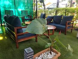 Lovely Garden Guest Home