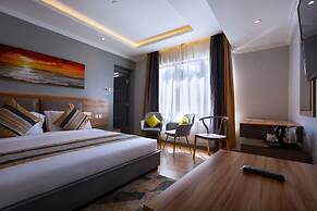 Raha Suites