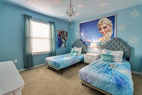 9 Bedroom Windsor at Westside Home