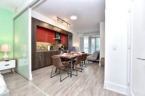 The Bay Suites MTCC CN TOWER