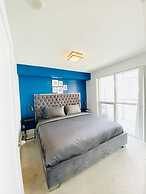 The Bay Suites MTCC CN TOWER