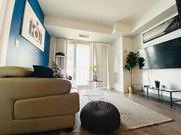 The Bay Suites MTCC CN TOWER