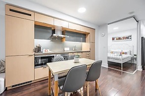 The Bay Suites MTCC CN TOWER