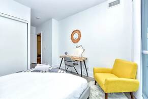 The Bay Suites MTCC CN TOWER