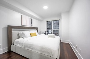 The Bay Suites MTCC CN TOWER