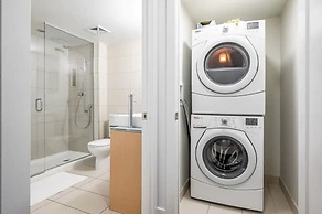 The Bay Suites MTCC CN TOWER