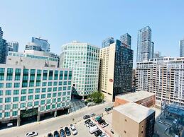 The Bay Suites MTCC CN TOWER