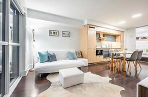 The Bay Suites MTCC CN TOWER