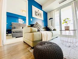 The Bay Suites MTCC CN TOWER