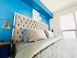 The Bay Suites MTCC CN TOWER