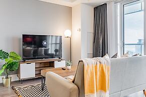 The Bay Suites MTCC CN TOWER