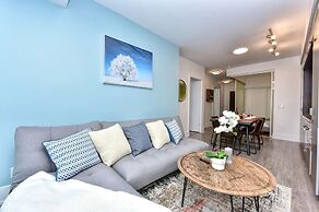 The Bay Suites MTCC CN TOWER