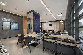 Holiday Inn Express Chongqing Caiyun Lake by IHG