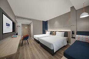 Holiday Inn Express Chongqing Caiyun Lake by IHG