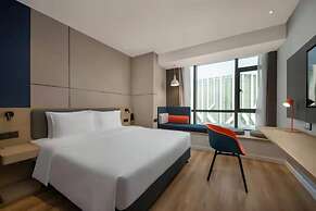 Holiday Inn Express Chongqing Caiyun Lake by IHG