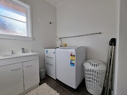 Cozy 3BR - Heat Pump & Wifi & Netflix